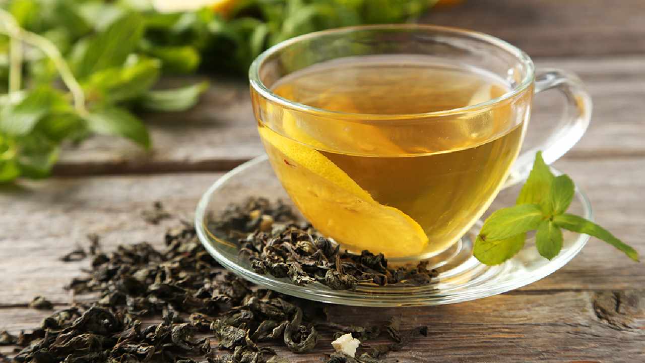 Should You Avoid Green Tea? 6 Types of People at Risk