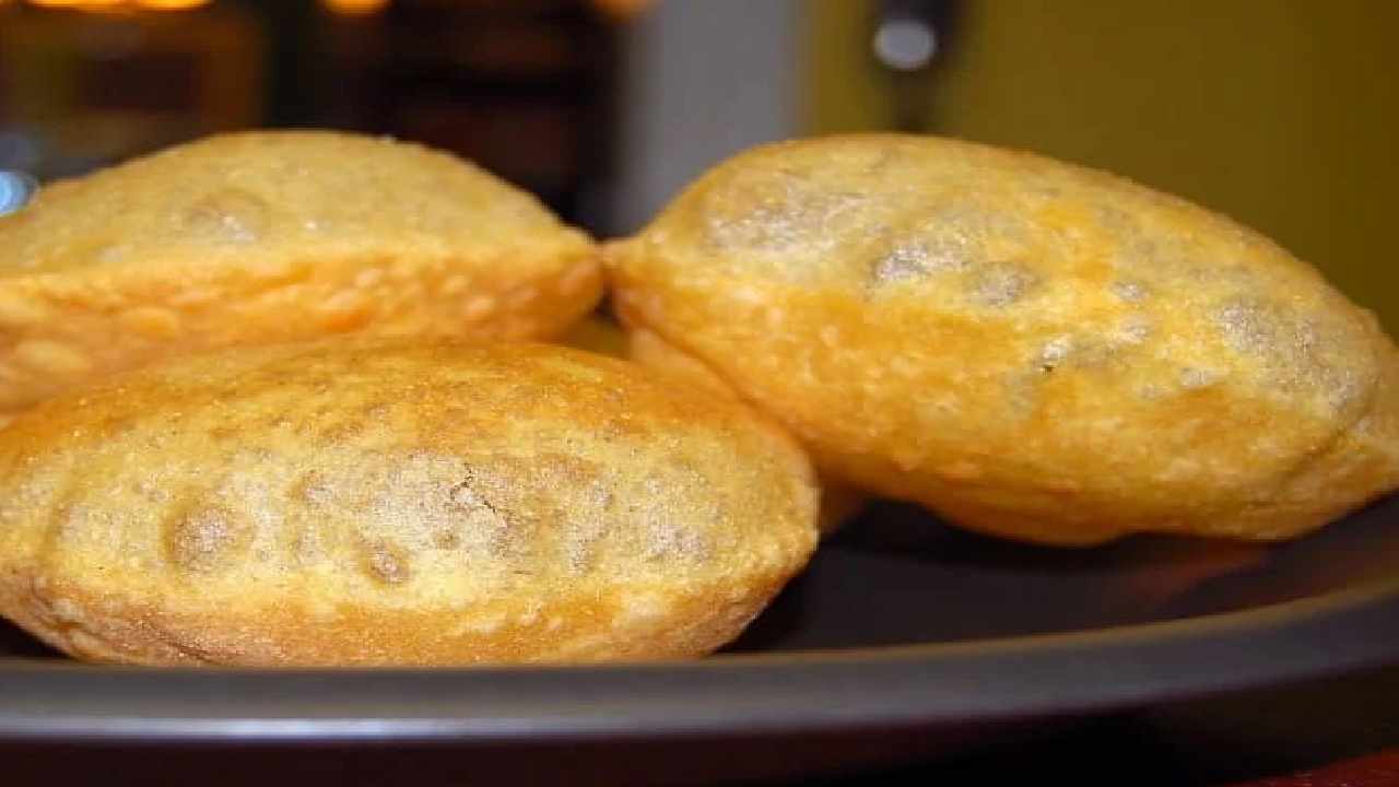 How to Make Perfect Pooris: Soft, Puffy and Non-Oily