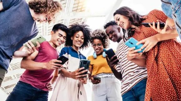 How Social Media is Shaping Gen Z Investment Habits