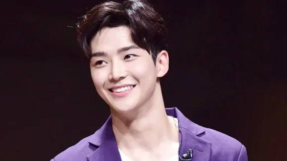 K-Drama Heartthrob Rowoon to Enlist This October