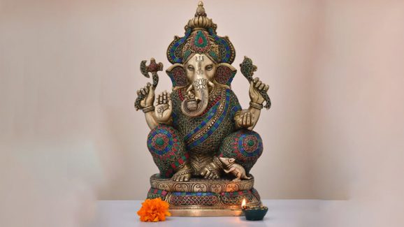 Left-Tusk vs. Right-Tusk Ganesha: Which Idol Is Right For You?