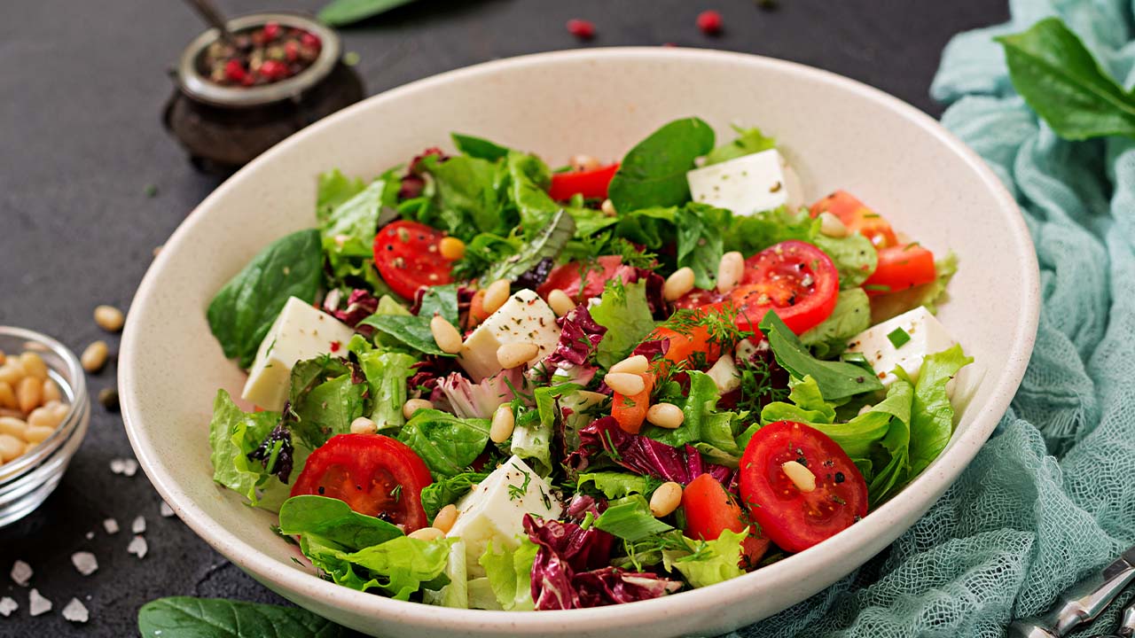 5 Quick And Easy Salad Recipes For Weight Loss