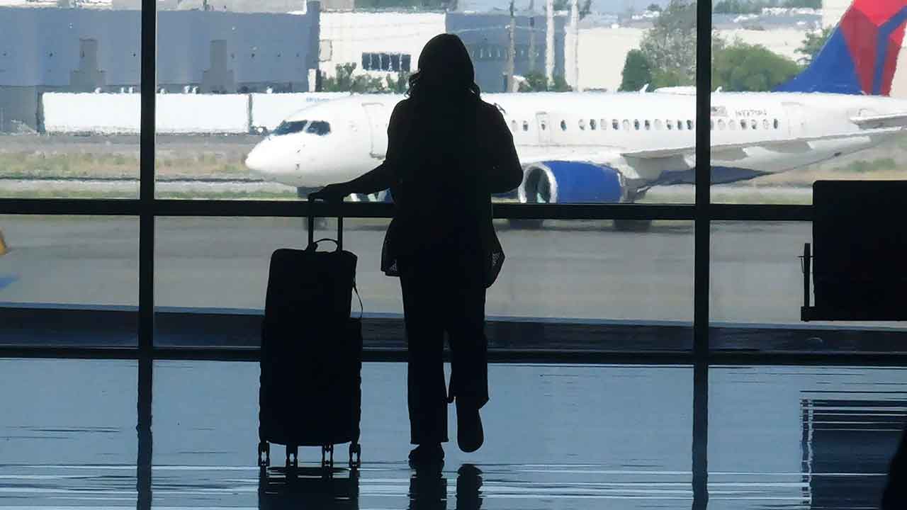 Bengaluru Cop Fined ₹2 Lakh After UK Citizen Misses London Flight  – Here is What Happened!