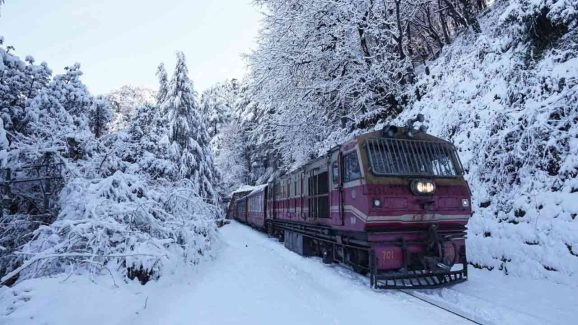 Top 5 Scenic Train Journeys in India to Enjoy This Independence Day Weekend