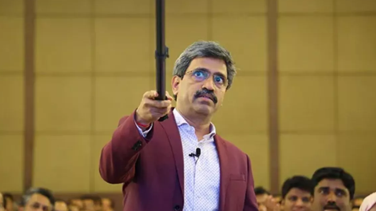 Who Is Avadhut Sathe? SEBI Raids Finfluencer’s Academy Over ₹500 Crore Scam