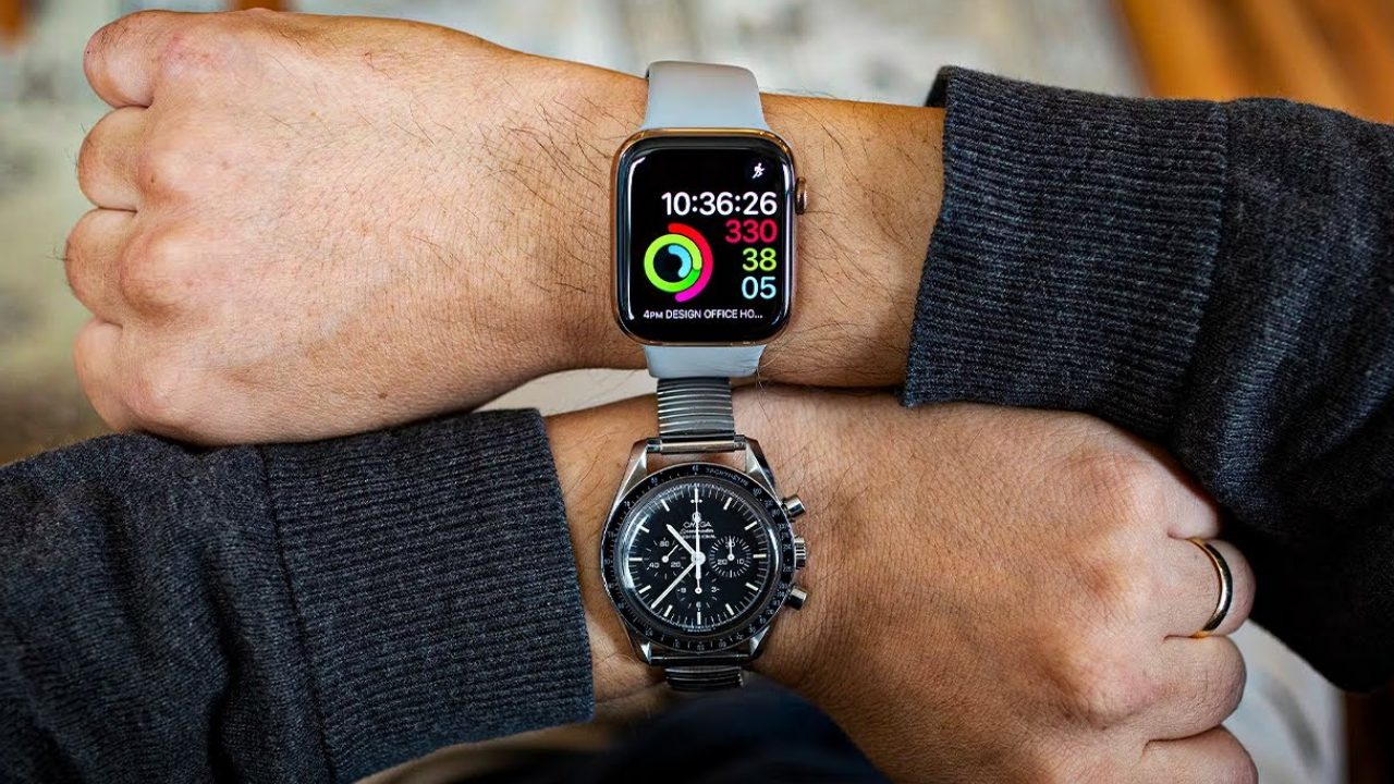Smartwatches Vs Traditional Watches: What’s the best for you?
