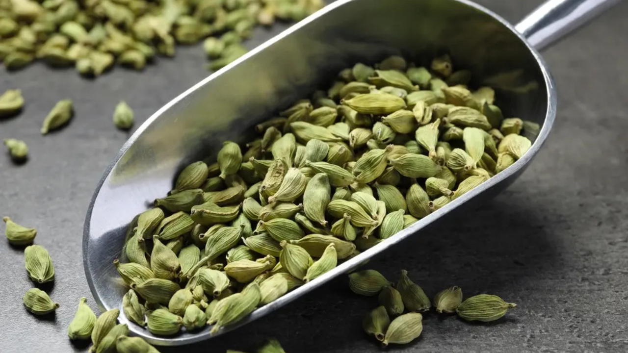 Why You Should Chew a Cardamom After Every Meal