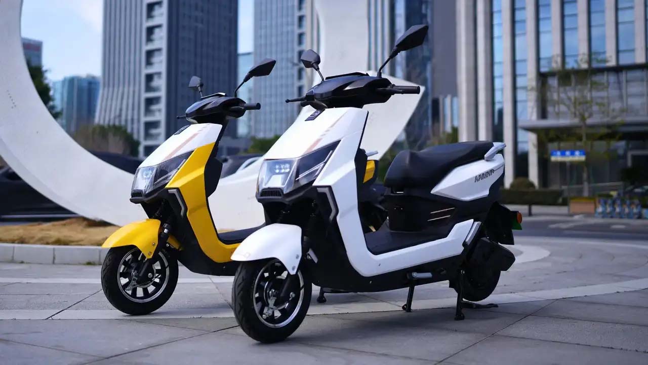 Zelo Knight+ E-Scooter Launched In India At ₹59,990 With 100 Km Range