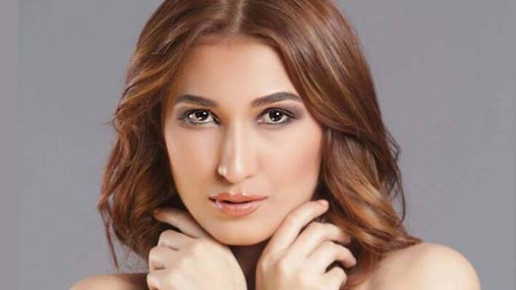 Pakistani Influencer Defends Husband After Flight Threat Incident