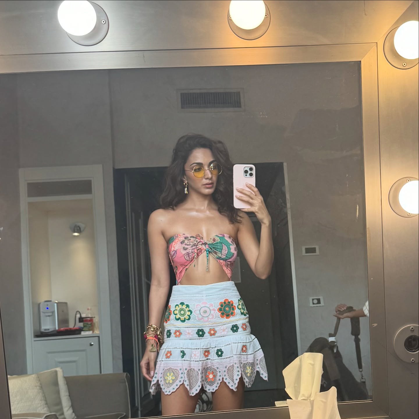 Kiara Advani Stuns in Aavan Jaavan: New Mama’s Bold Look Goes Viral