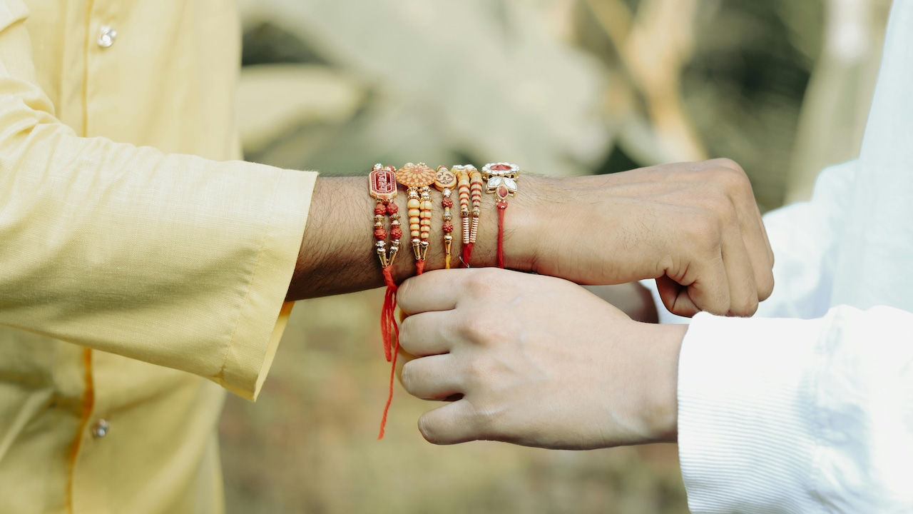Top 5 Rakhi Gift Ideas That Will Make Your Sister Smile