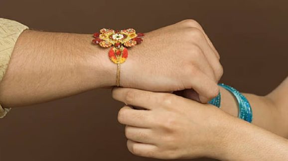 Raksha Bandhan: Reason For 3 Knots And When To Tie Rakhi