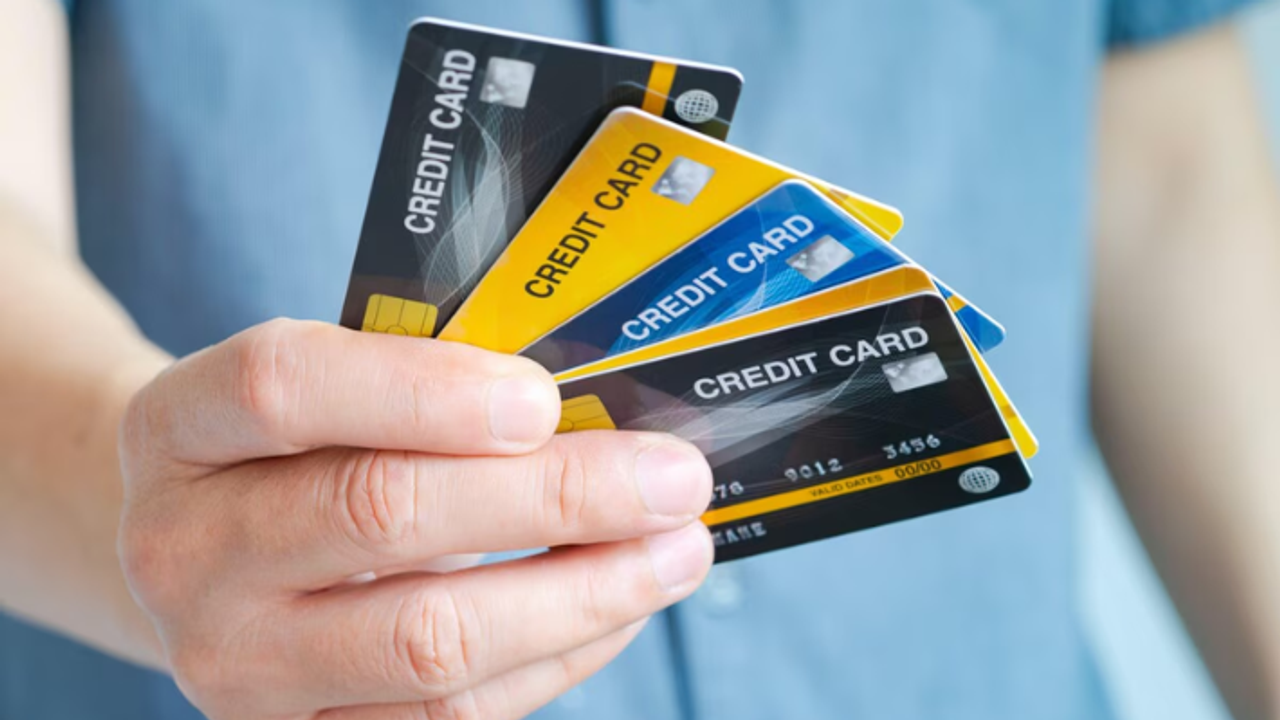 4 Simple Credit Card Tips to Improve Your Credit Score Quickly
