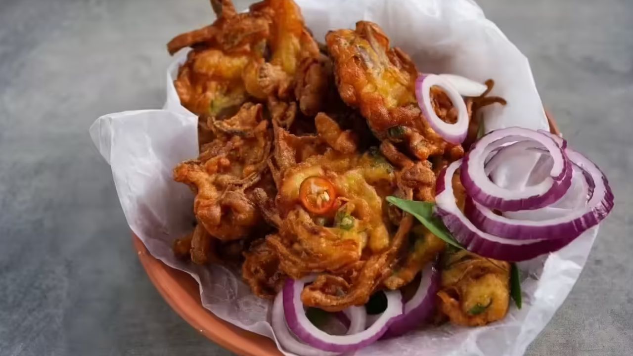 5 Flowers You Can Turn into Crispy Pakoras