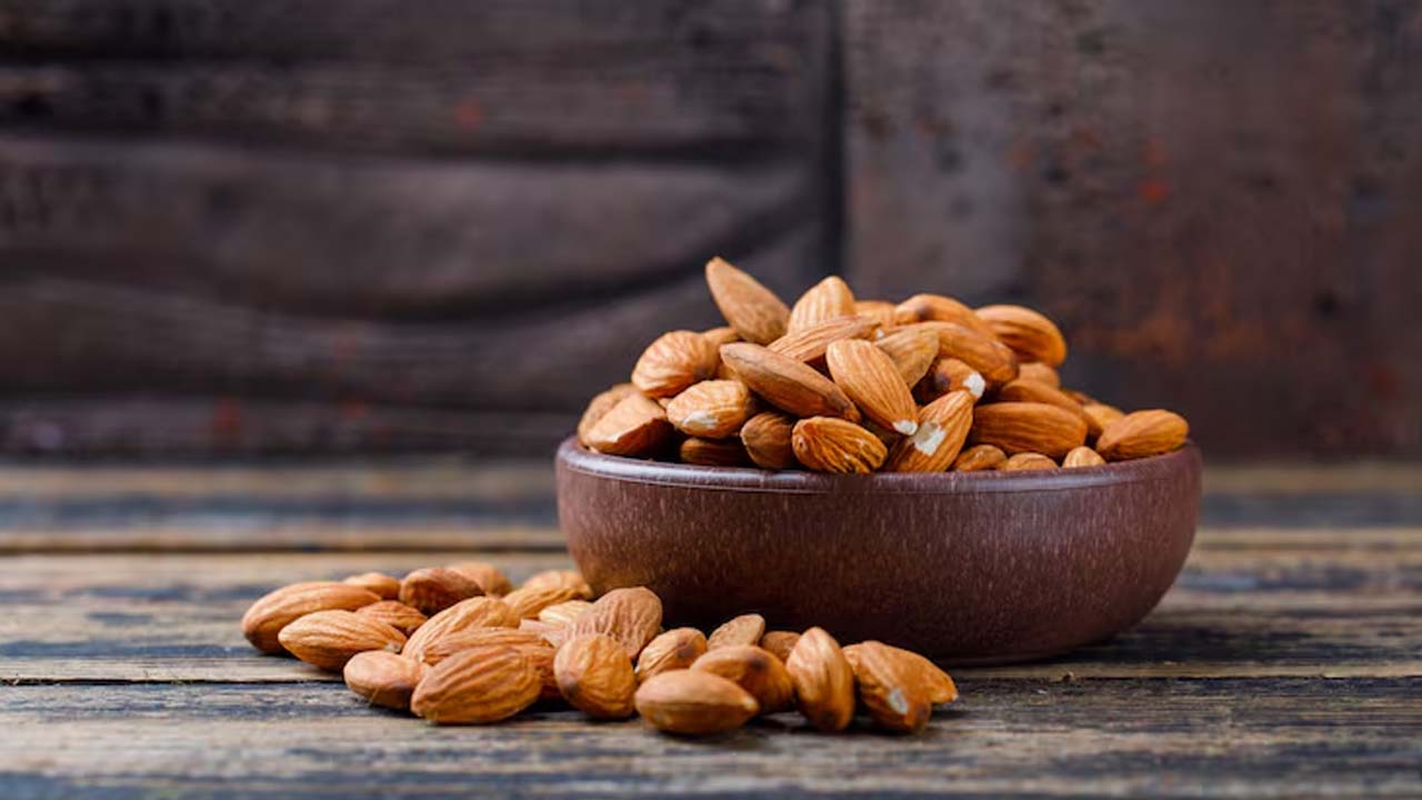 7 Side Effects Of Almonds You Must Know Before Eating