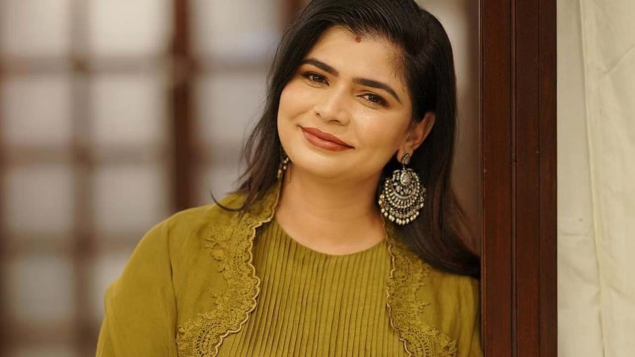 How Much Chinmayi Earns Per Song in Tamil and Telugu Cinema