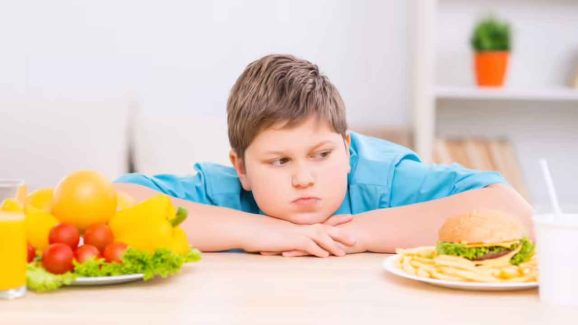 7 Foods Kids Should Avoid To Prevent Childhood Obesity