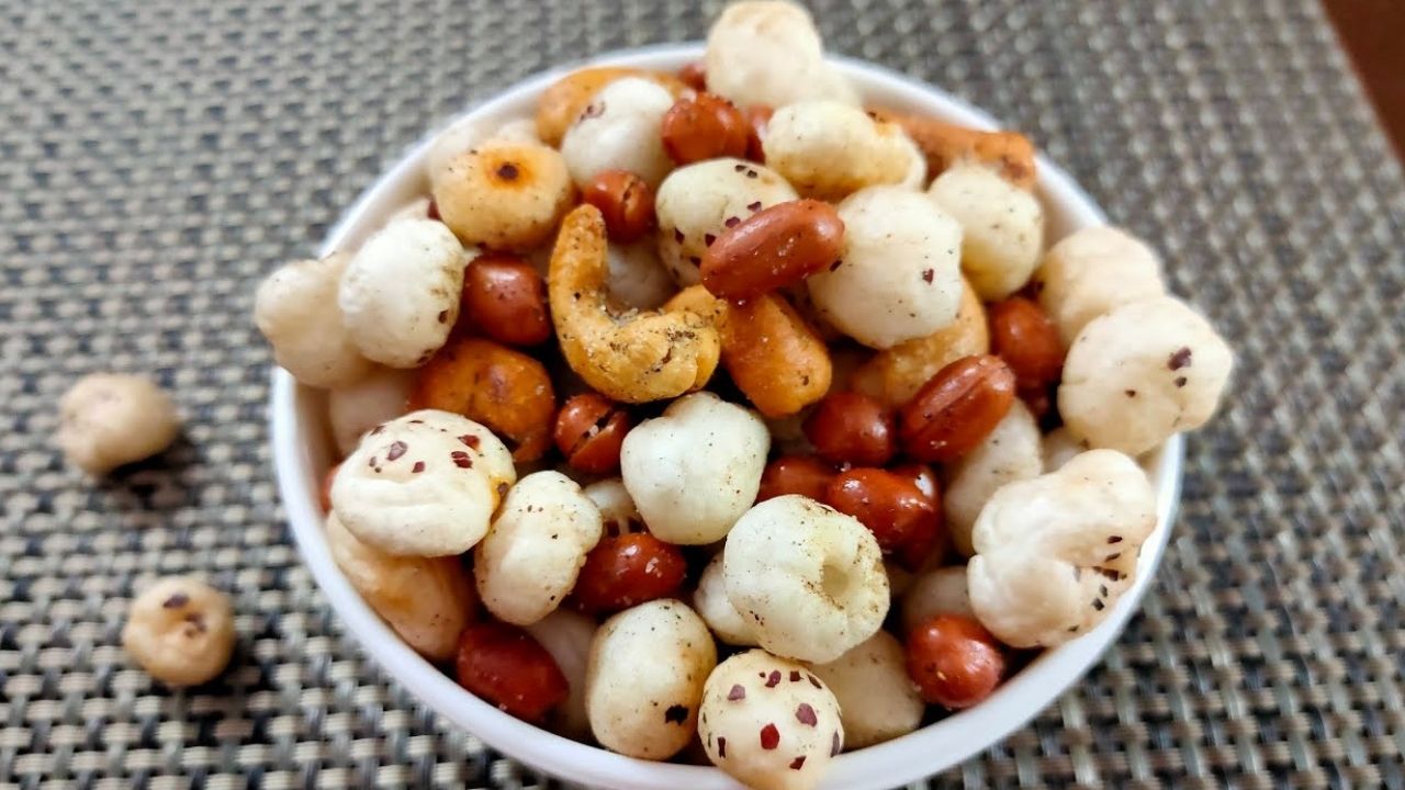 Eat Peanuts And Foxnuts For Strong Bones And Healthy Skin