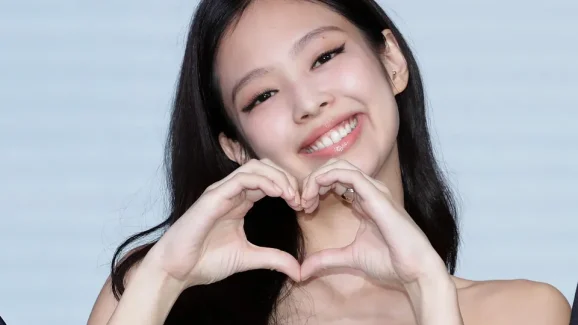 Jennie’s Shocking Office Upgrade Sparks Debate About Her Massive Wealth