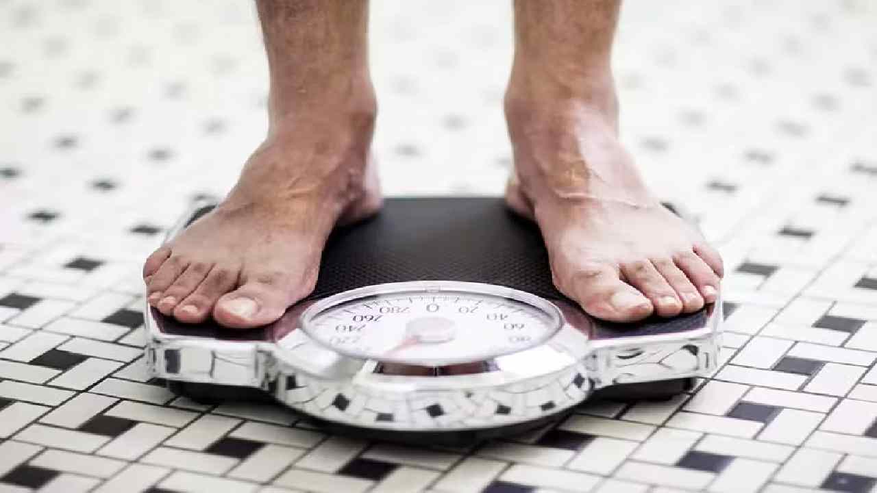 Best Time to Check Weight: Morning vs Evening Explained
