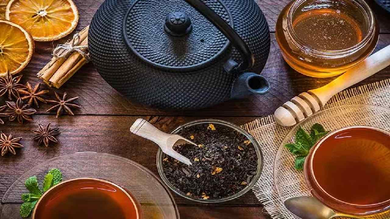 6 Teas That Naturally Lower Blood Pressure and Boost Heart Health