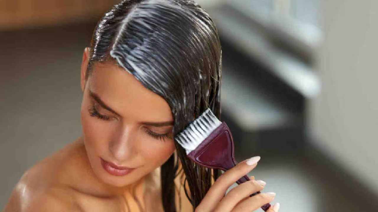 10 Homemade Hair Masks for Frizz and Dryness
