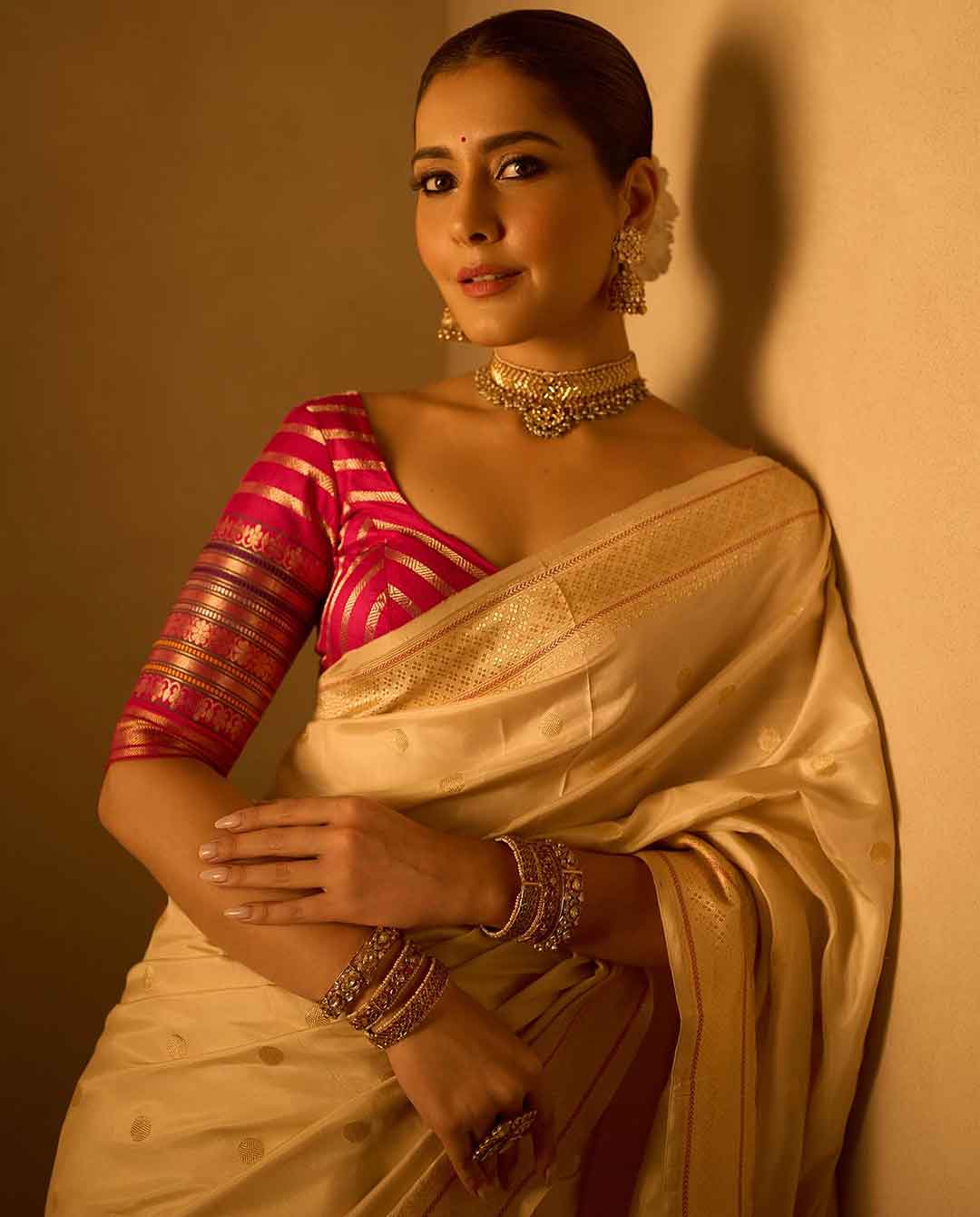 Raashi Khanna Saree Photos Trend: Fans Gush Over Her Grace