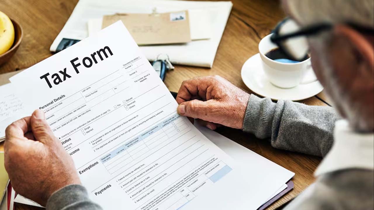 Who Should File ITR? 2025 Rules, Guidelines For Beginners