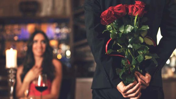 Top 5 Romantic Flowers To Gift Your Partner On First Date