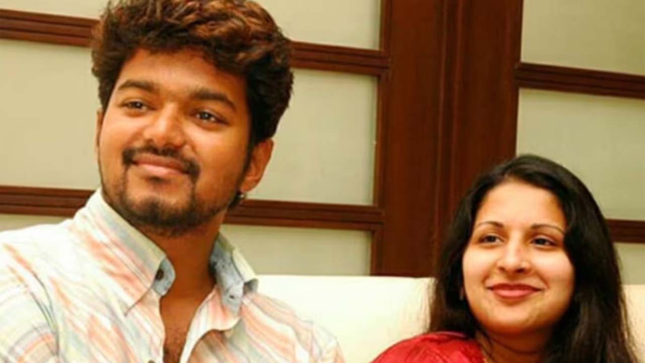 Thalapathy Vijay Divorce Rumors Goes Viral Amid Political Entry