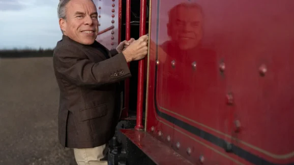 Warwick Davis Returns as Professor Flitwick in HBO’s New Harry Potter Series