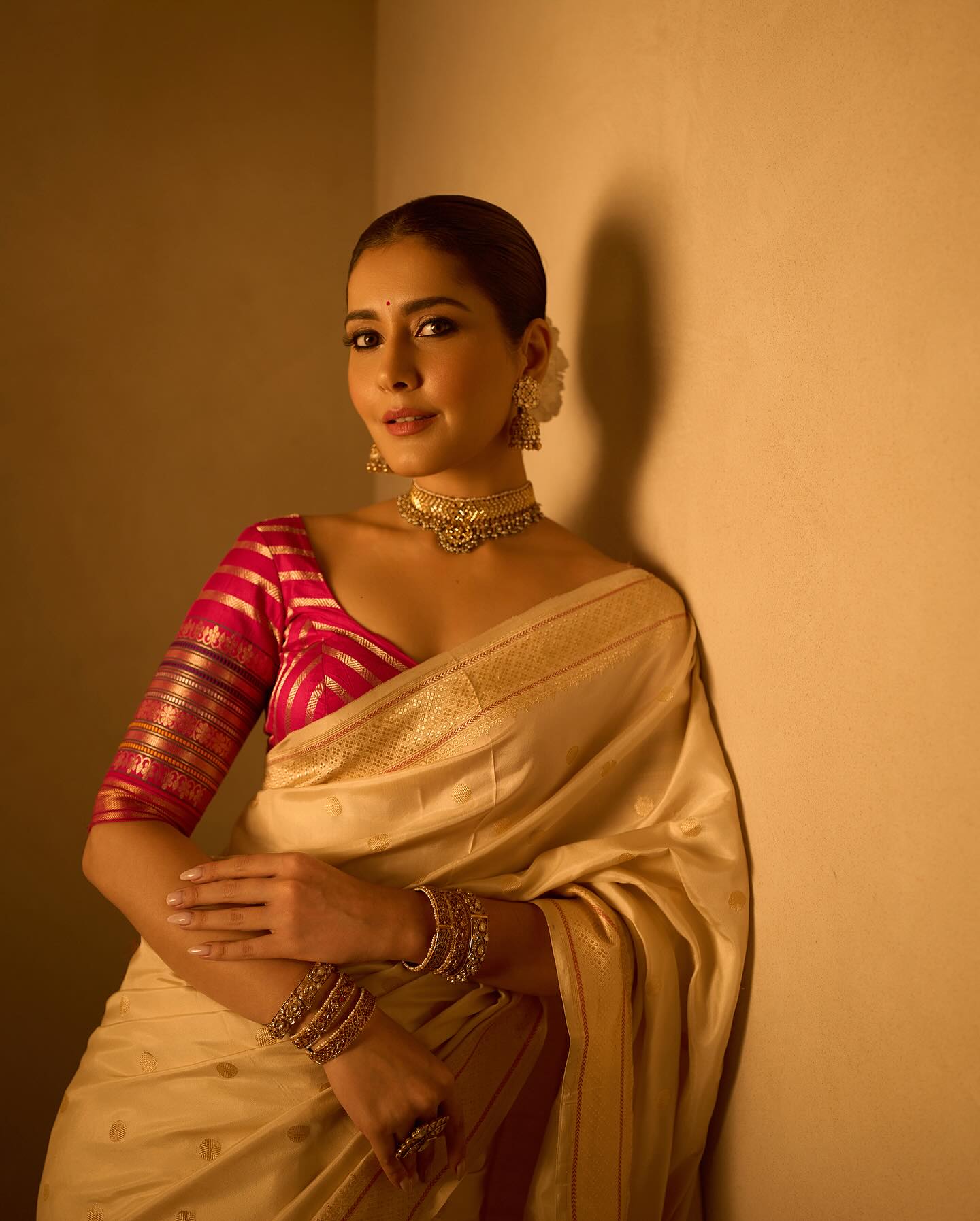 Raashi Khanna Saree Photos Trend: Fans Gush Over Her Grace