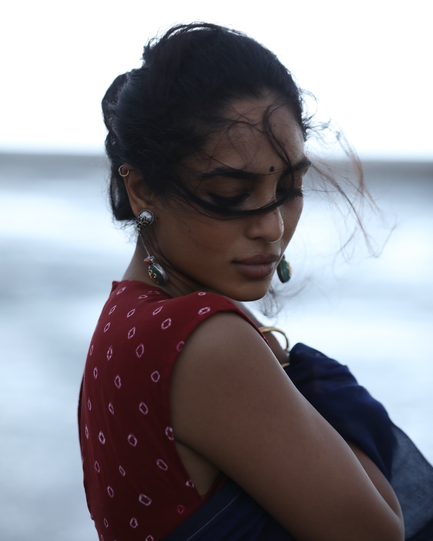 Sobhita Dhulipala Slays in Blue Saree by Beach: Viral Pics Inside