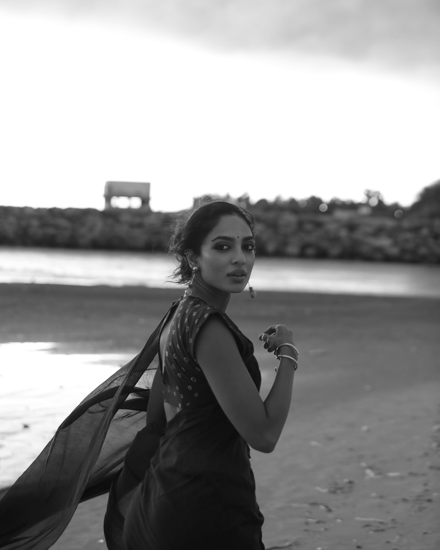Sobhita Dhulipala Slays in Blue Saree by Beach: Viral Pics Inside