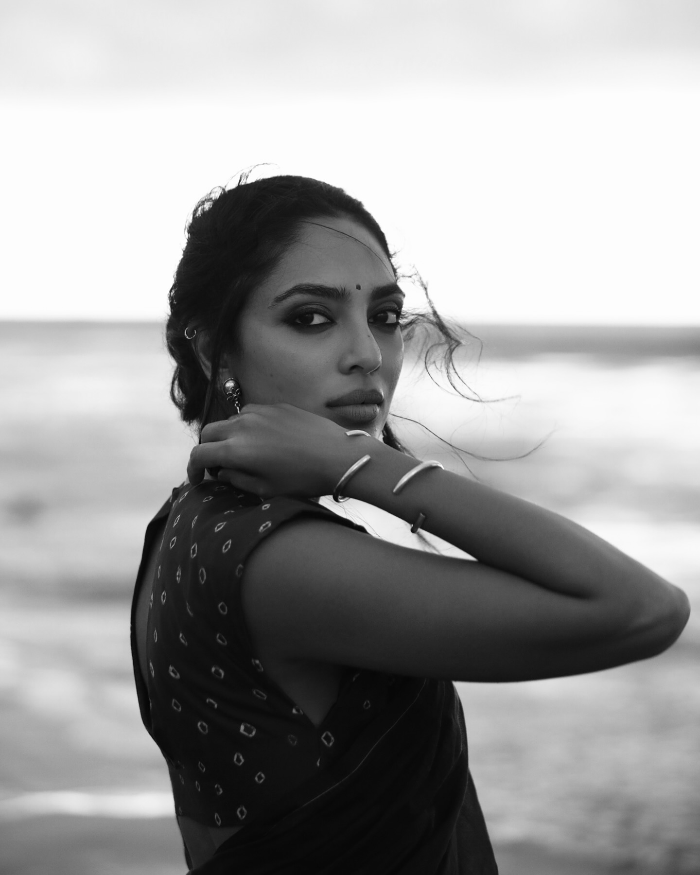 Sobhita Dhulipala Slays in Blue Saree by Beach: Viral Pics Inside