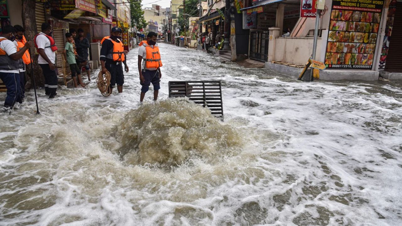 Hyderabad is getting swept away by rains Hyderabad is getting swept away by rains