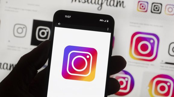 Is Instagram Replacing Religion? The New Worship of Influencers