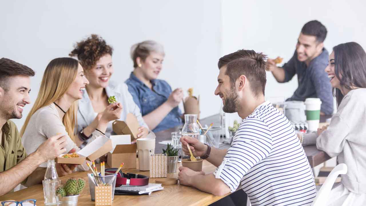 Top 7 Healthy Snacks That Will Give Instant Energy at Work Top 7 Healthy Snacks That Will Give Instant Energy at Work