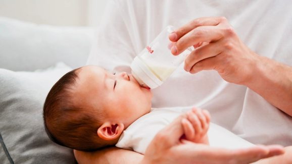 Is It Safe to Give Bottle Milk to a Newborn Baby?