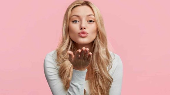 Top 7 Lip Care Habits Dermatologists Swear By
