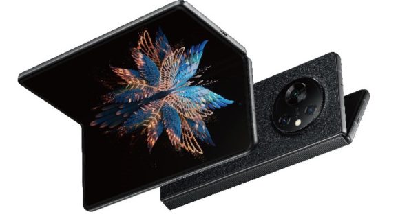 Massive Rs20,000 Discount on Foldable Phone with 12GB RAM and 32MP Selfie Cam