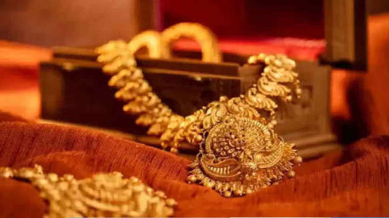 Gold Prices on Dhanteras 2025 Likely to Drive 15% Increase in Purchases