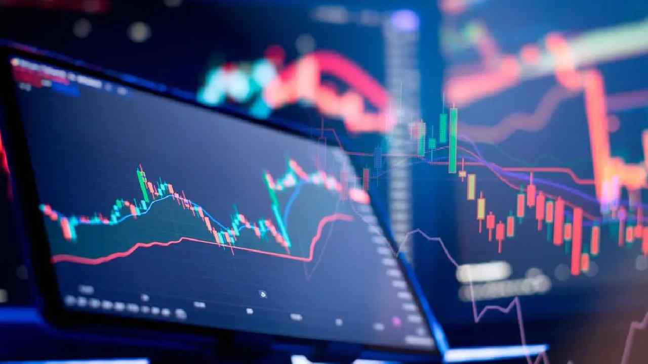 Nifty 50 and Sensex Decline: Experts Recommend 8 Stocks to Buy Nifty 50 and Sensex Decline: Experts Recommend 8 Stocks to Buy