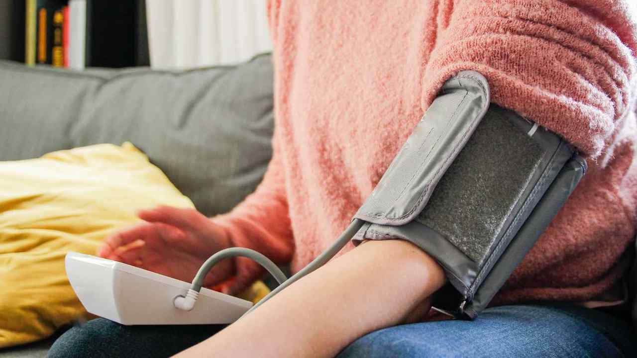 9 Easy Ways to Lower High Blood Pressure Naturally at Home