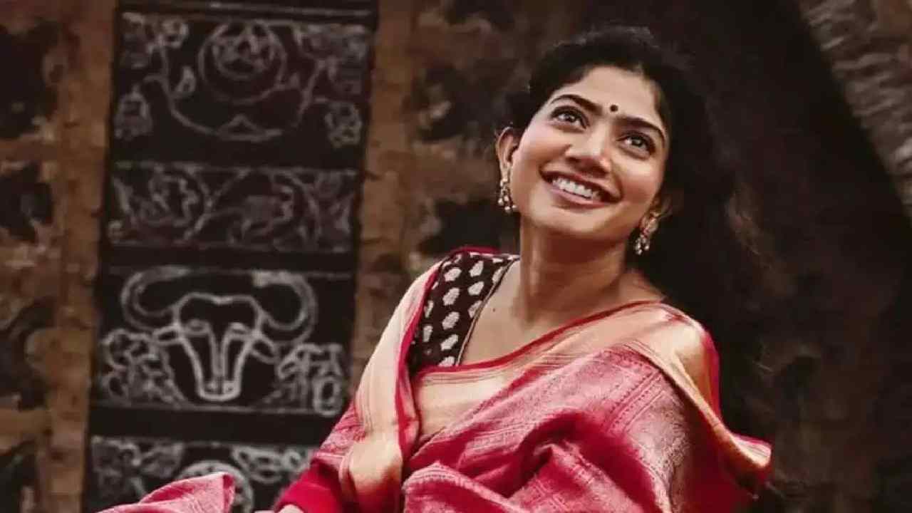 Sai Pallavi Nears Top Spot Among South Heroines