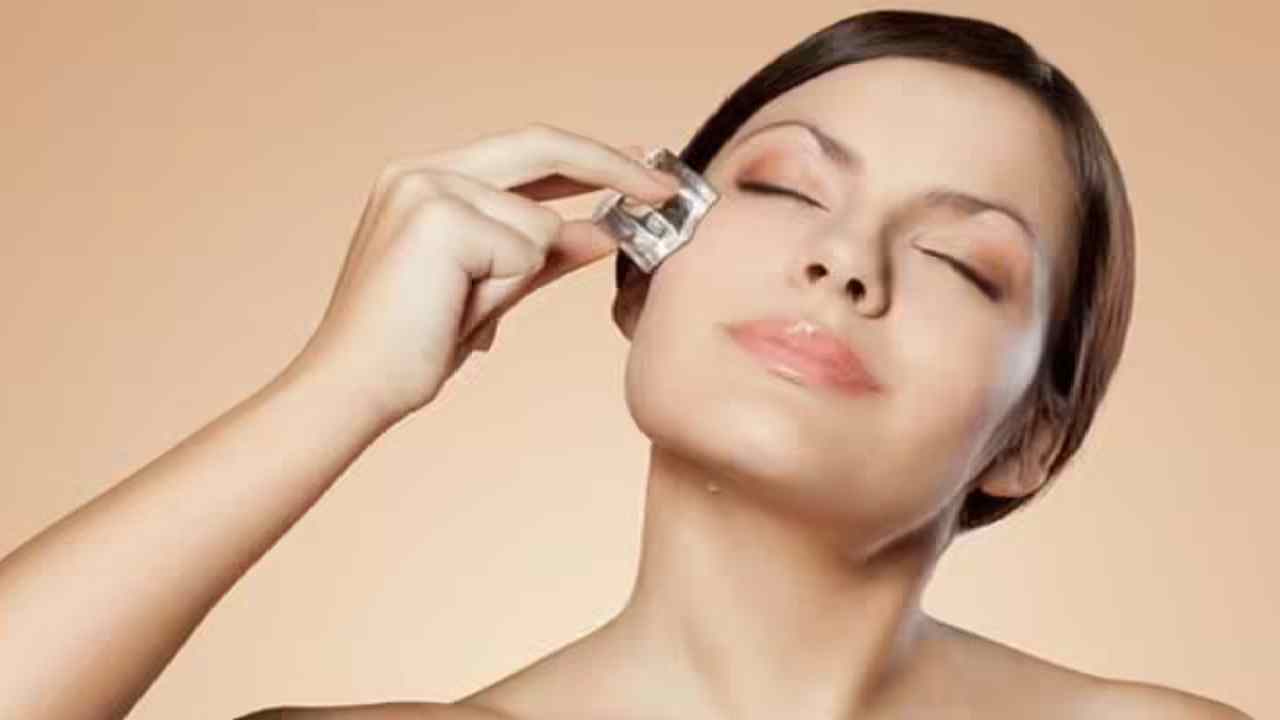 Top 5 Beauty Benefits of Applying Ice Cubes on Face Before Bedtime
