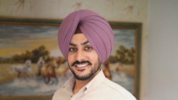 Punjabi Singer Rajvir Jawanda Dies at 35 in Tragic Road Accident