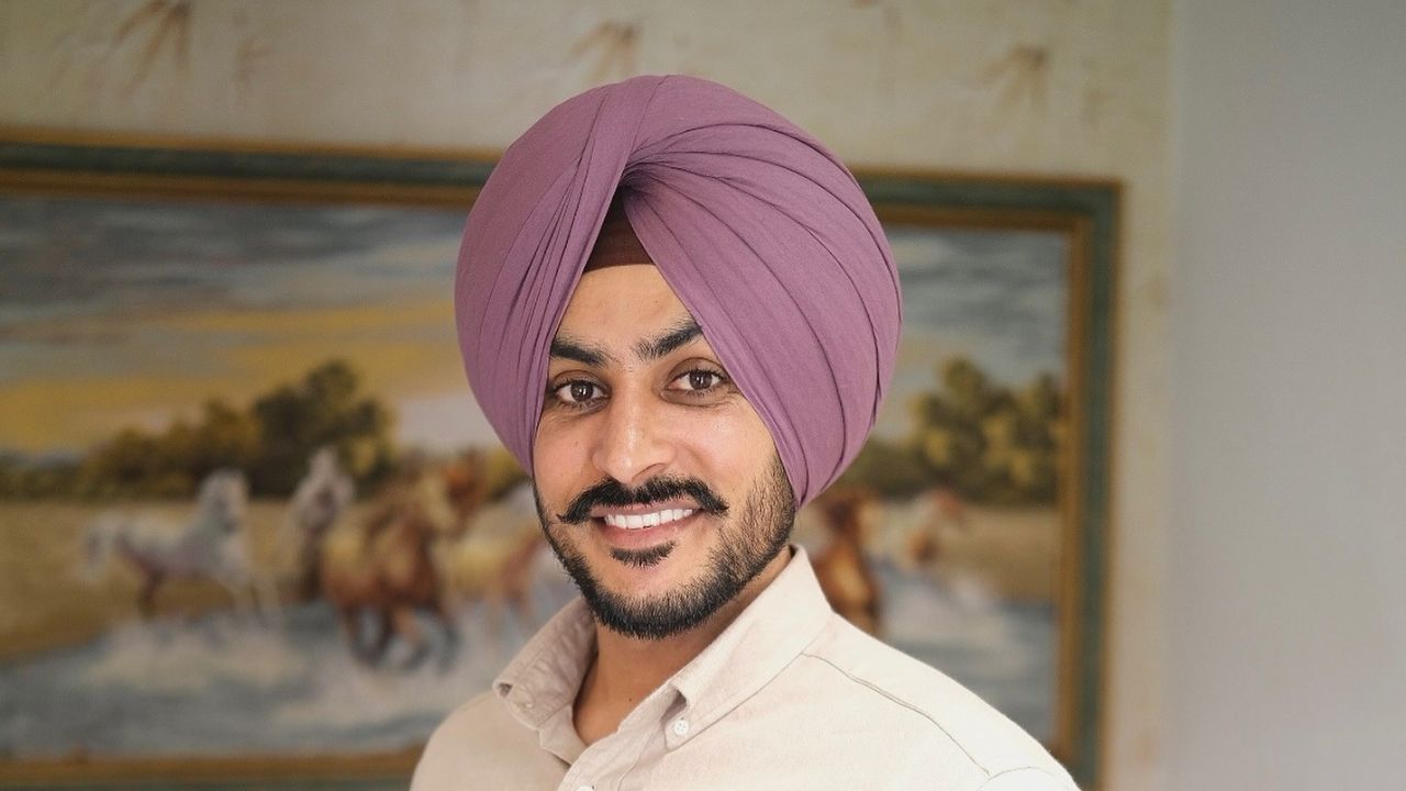 Punjabi Singer Rajvir Jawanda Dies at 35 in Tragic Road Accident