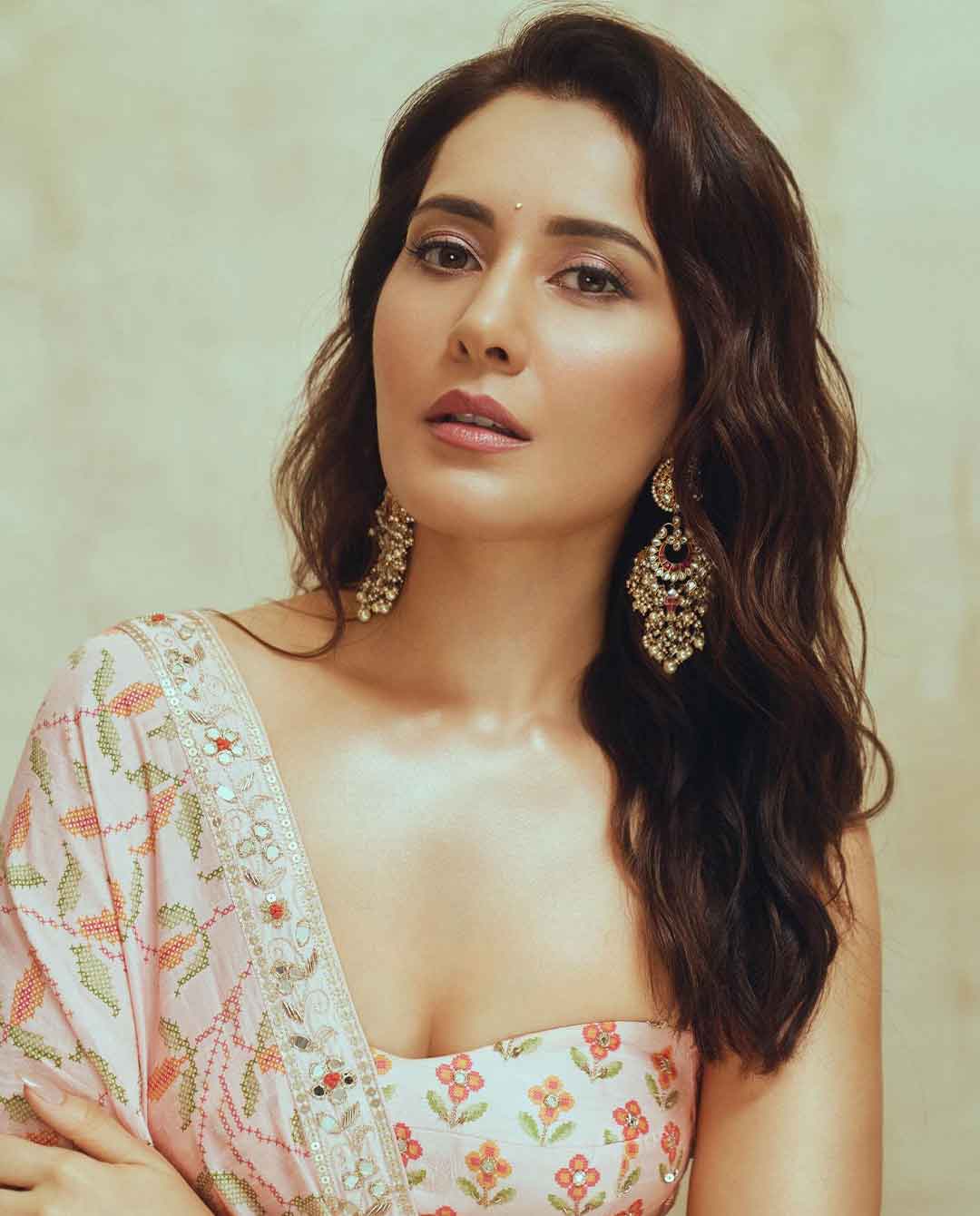 Raashii Khanna Stunning Pics From Telusu Kada Event Set Internet on Fire