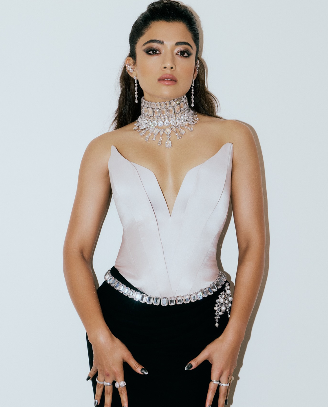 Rashmika Mandanna Elegant Yet Bold Look Breaks the Internet: See Pics